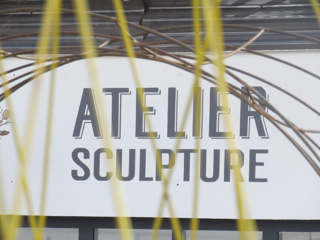 Article : L&rsquo;insolente poésie du fer à béton à l&rsquo;oeuvre avec Francis Beninca